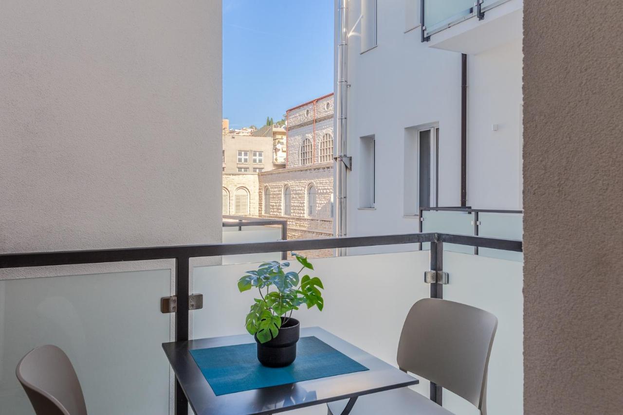 Liberty 37 Boutique Apartment Triëst Buitenkant foto