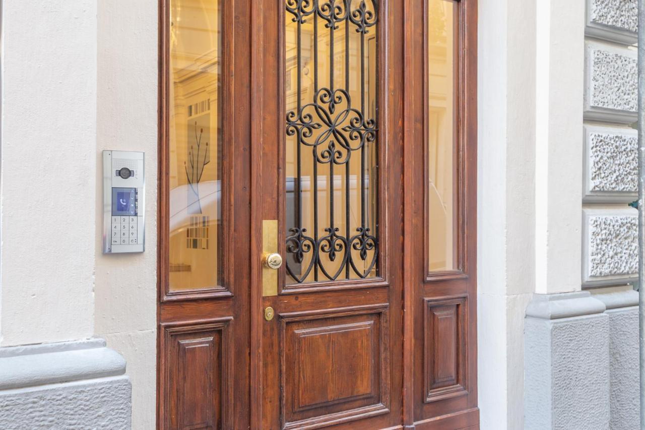 Liberty 37 Boutique Apartment Triëst Buitenkant foto